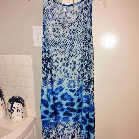 NWOT Isla Bonita tie dye cover up in Blue/Whites one size fits all - Picture 7 of 7